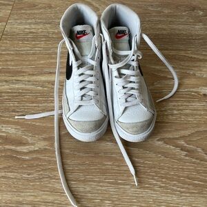 Nike Blazer Mid 77 Sneakers - Size 5 Youth